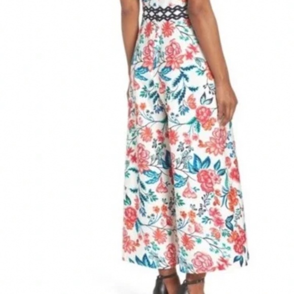 Eliza j - Picture 7 of 7